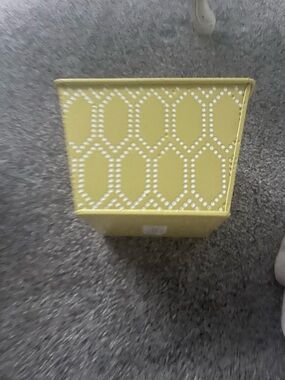Decorative Yellow Metal Patterned Planter. 6x5
